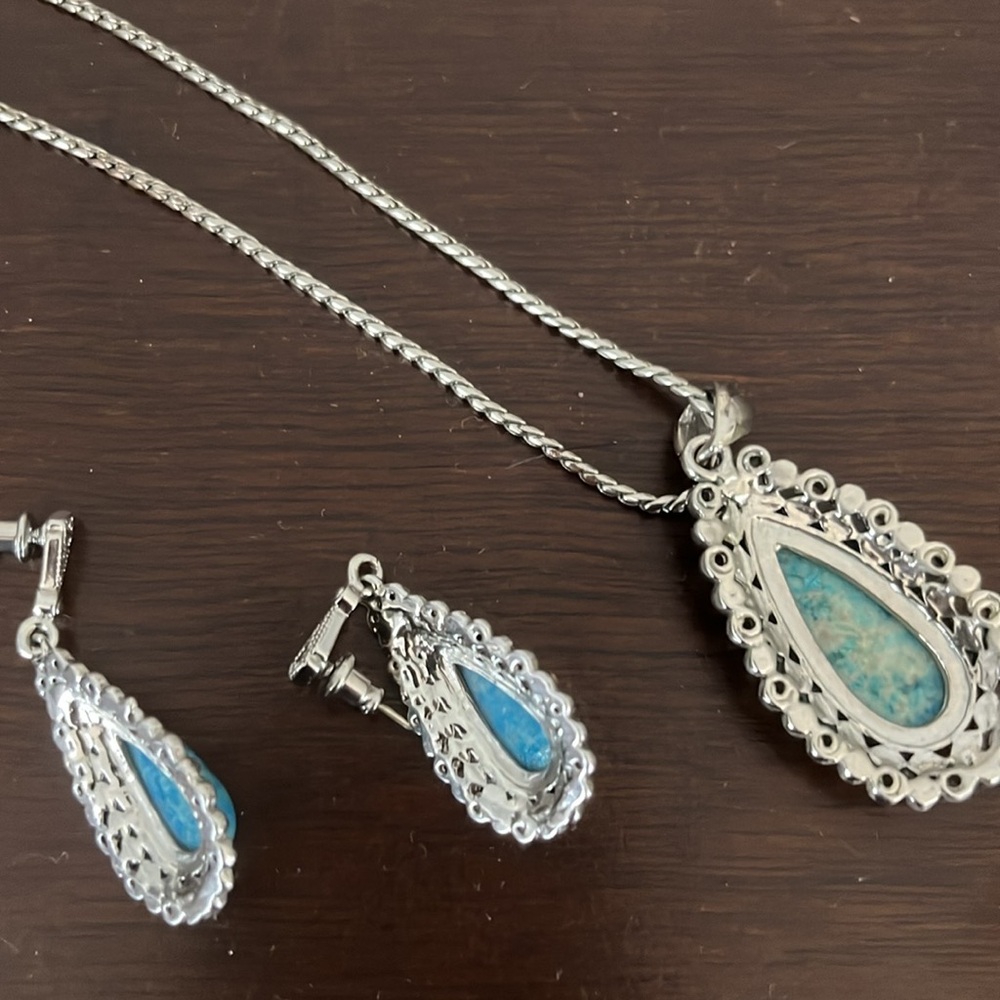 Turquoise Teardrop Silver Set - Picture 4 of 5